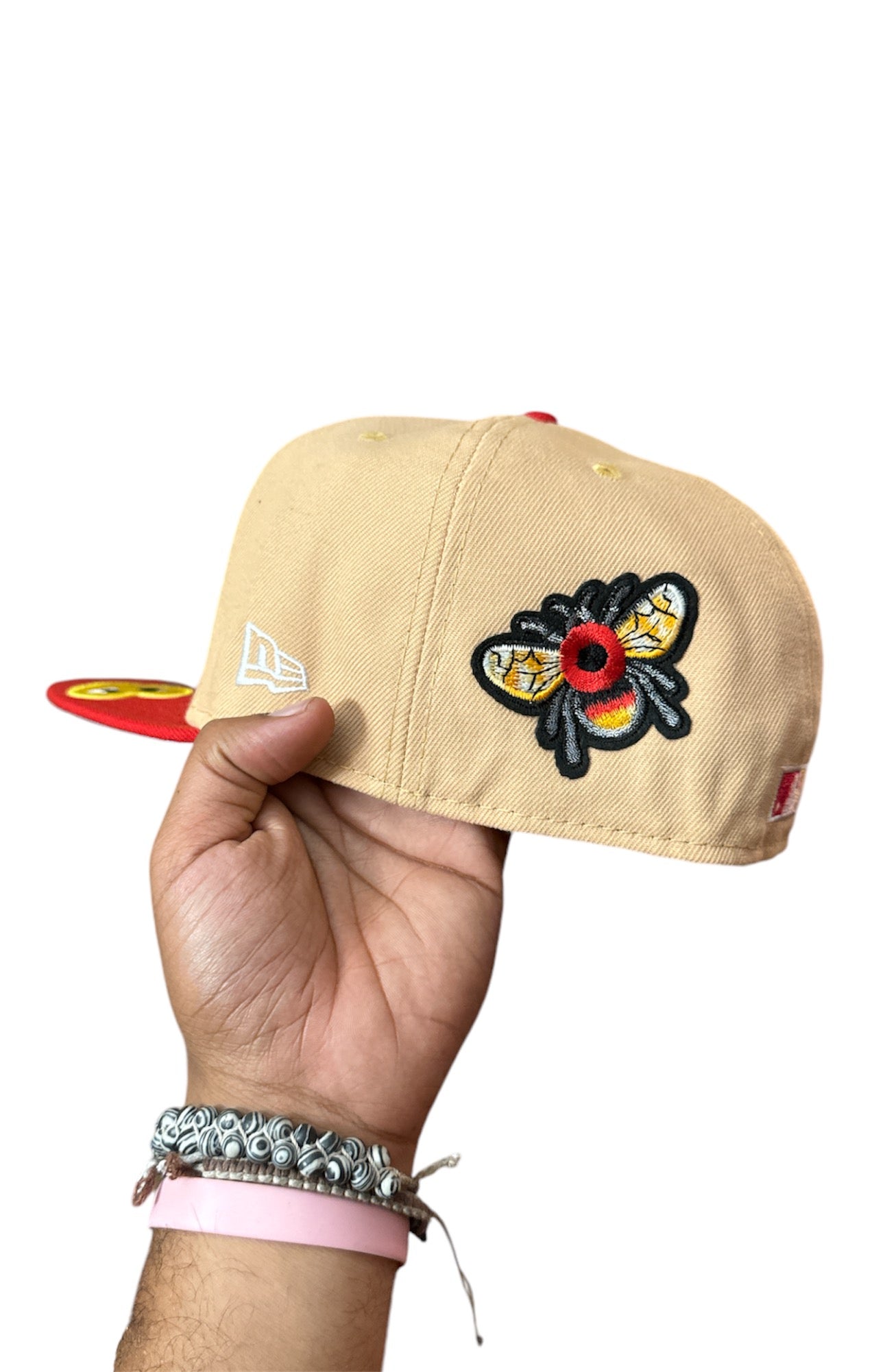 Size 7 3/8 Angels Cream/Red Fitted