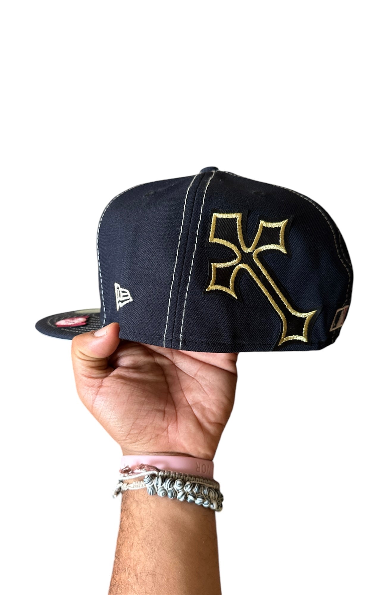 Size 7 5/8 Gold Script Yankees Fitted
