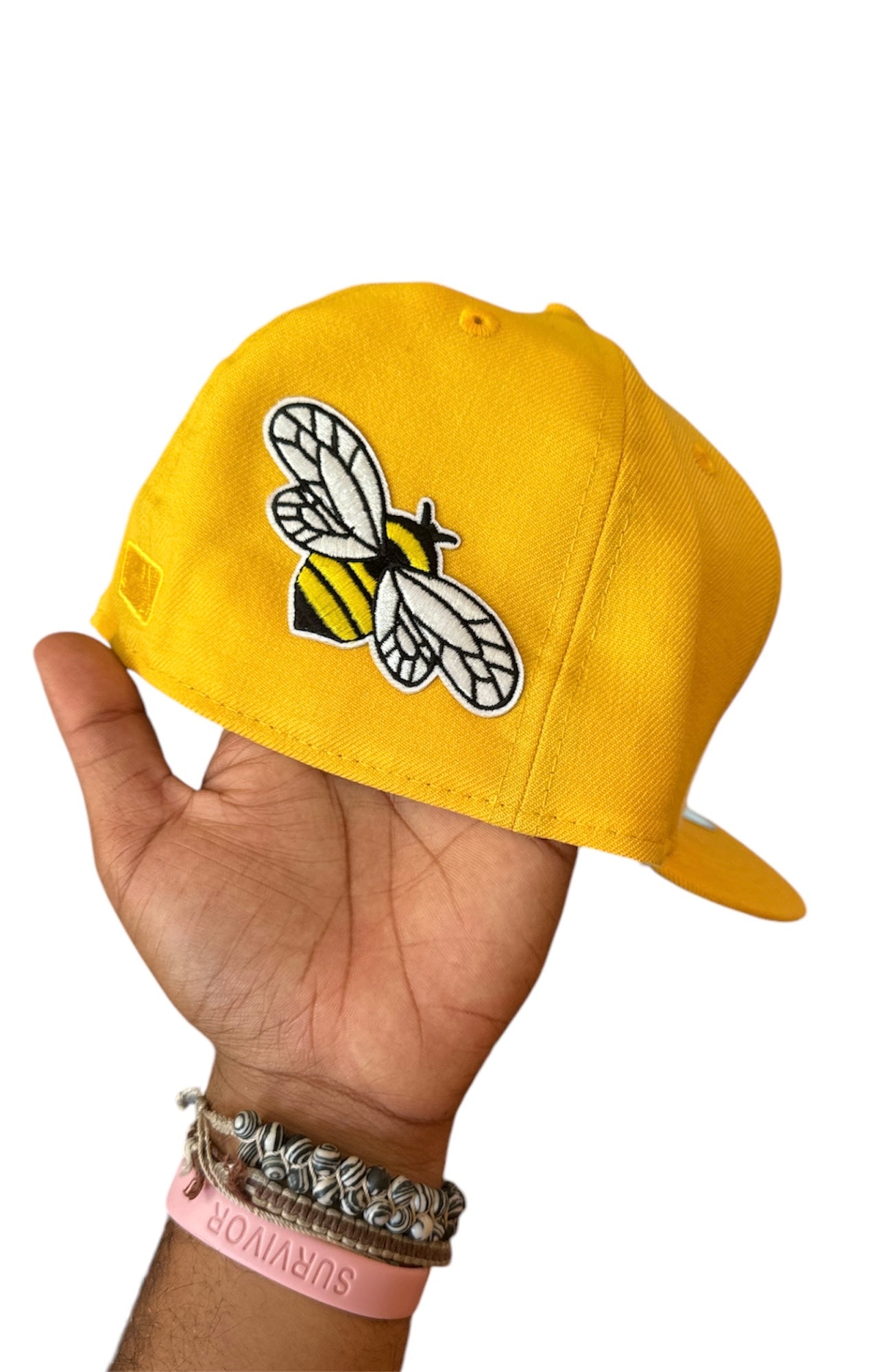 Size 7 1/2 FOG Bee Fitted