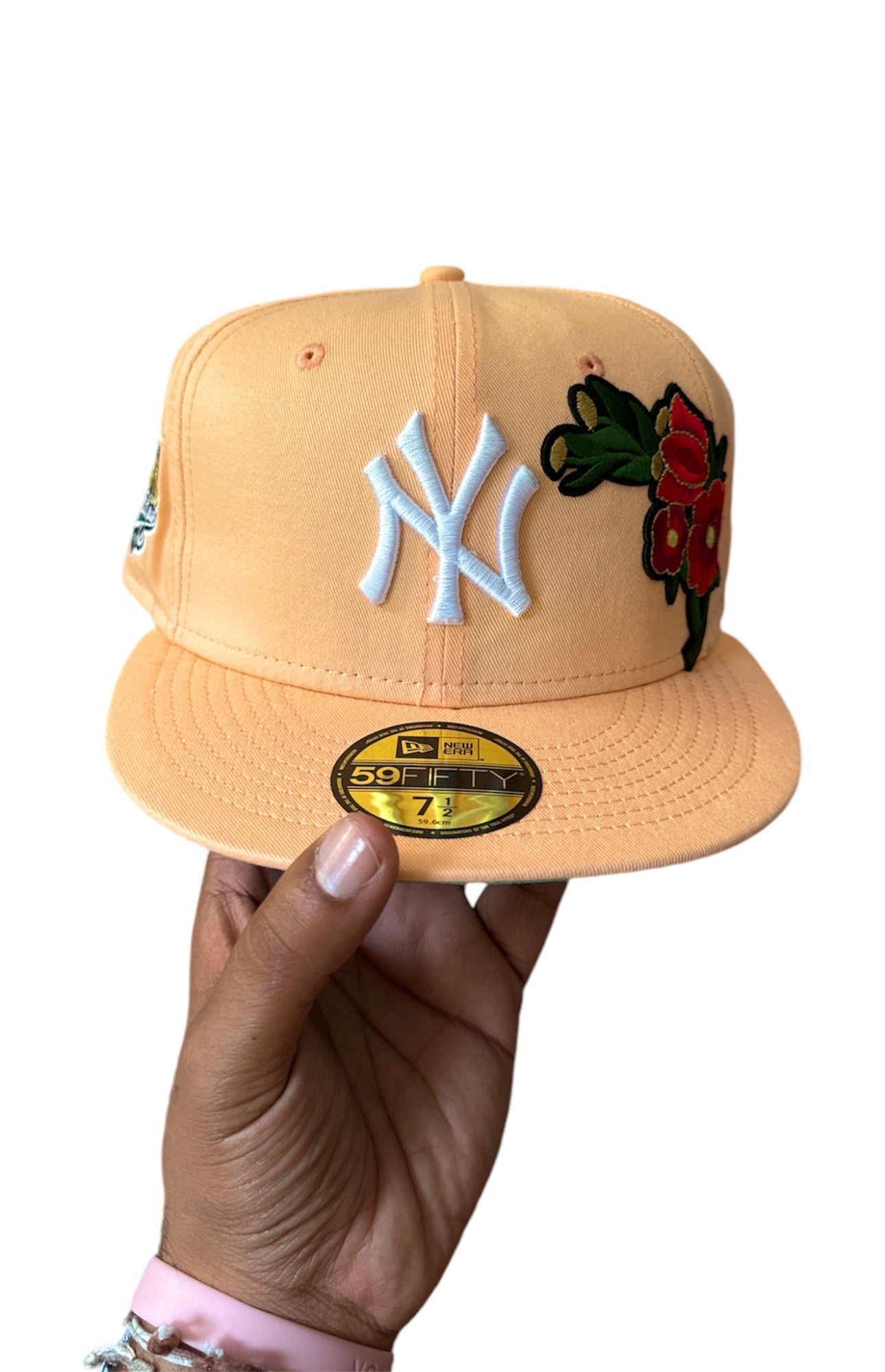 Size 7 1/2 Peach Floral Yankees Fitted