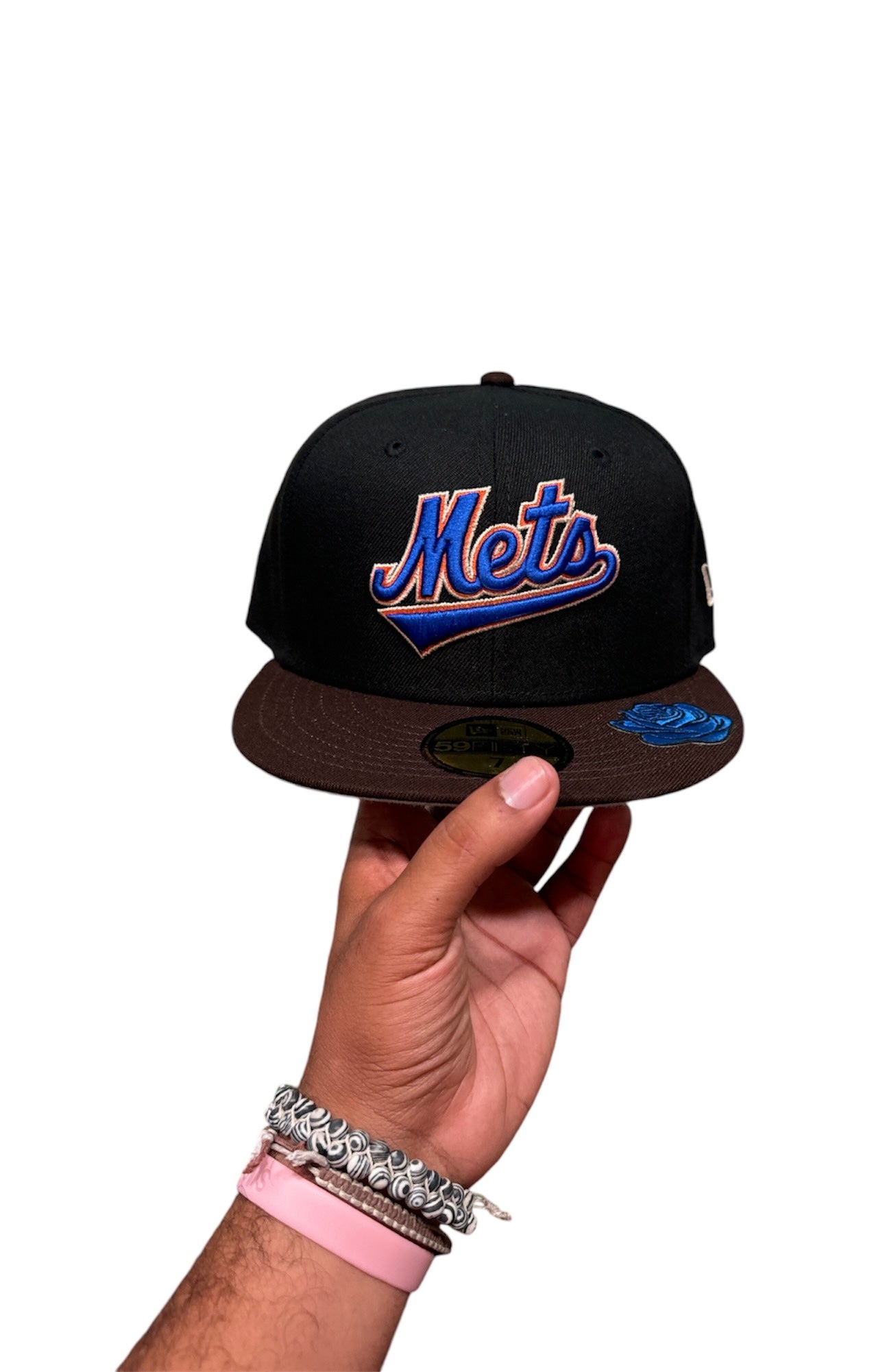 Size 7 Mets Script Fitted