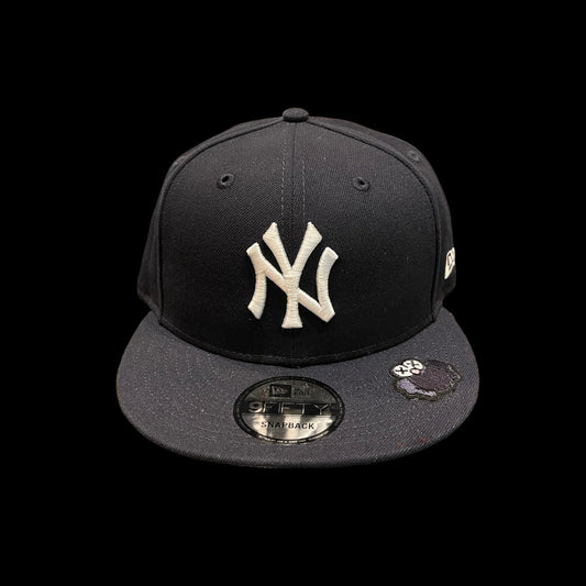 SNAPBACK KAWS NYY